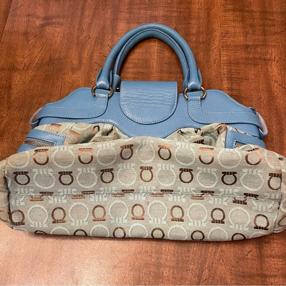 Vintage Salvatore Ferragamo Leather Shoulder Bag - Picture 5 of 12